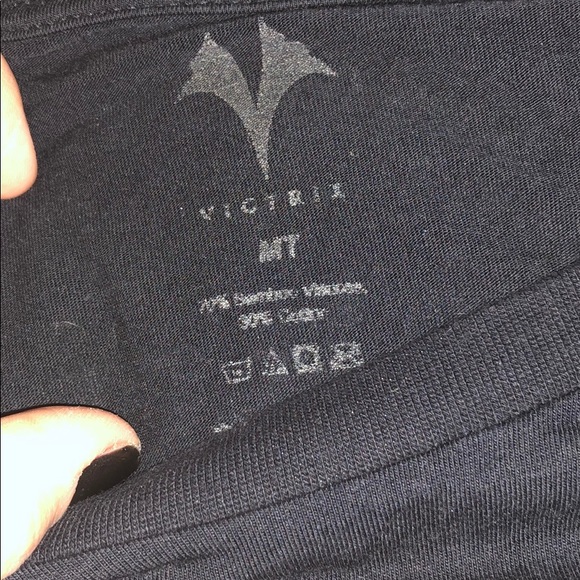 Basic black tee - Picture 2 of 4